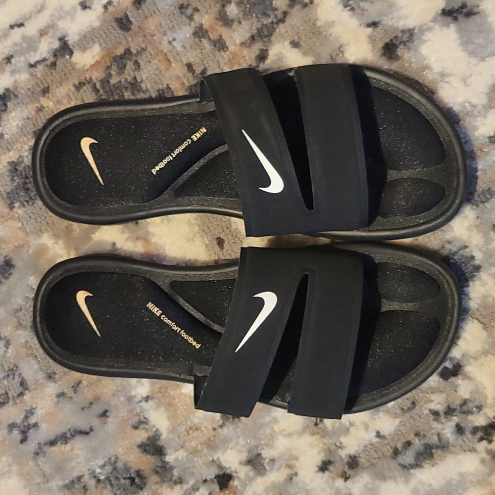 COPY - Nike slides size 8 women's